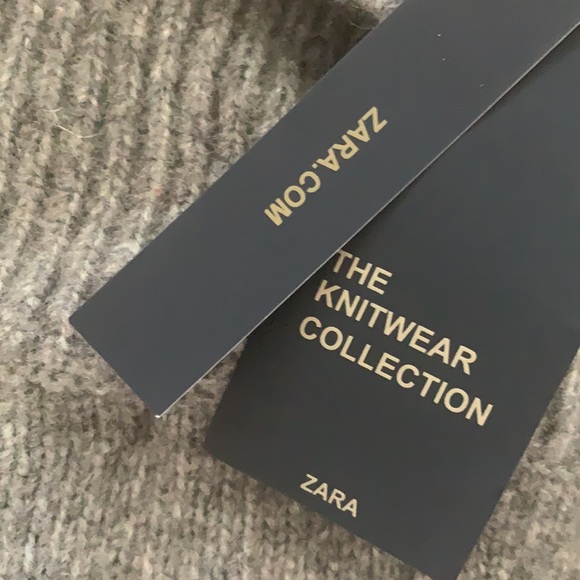 Zara Grey Off-The-Shoulder Chunky Knit Sweater - Picture 10 of 13